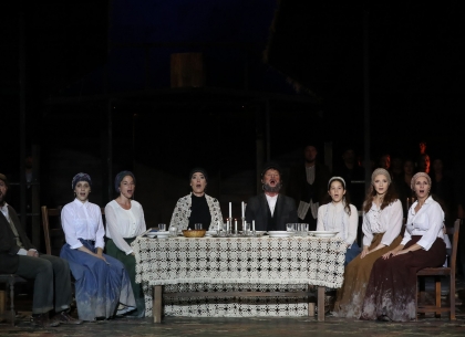 Hegedűs a háztetőn