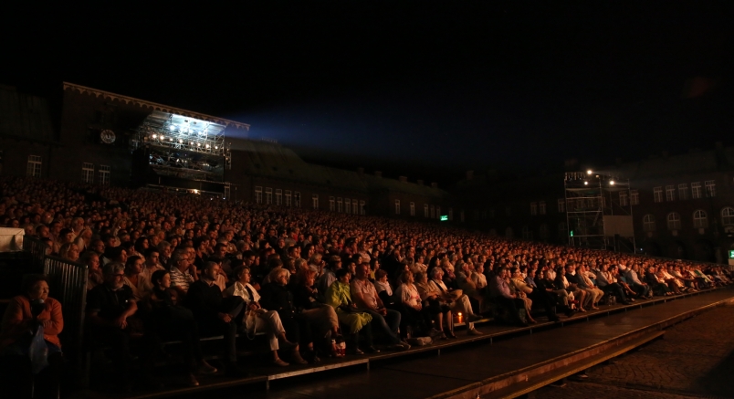 Állati Úrhatnám polgárral készülnek a REÖK Szabadtérire