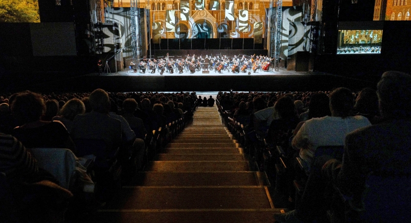 Skóciától Franciaországig repíti a közönséget az Ajándékkoncert