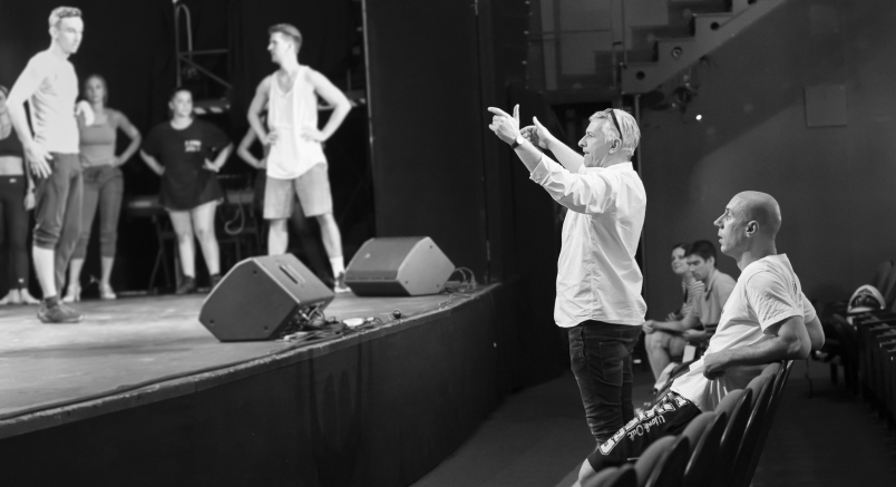 Alföldi Róbert rendezi a szegedi West Side Story-t