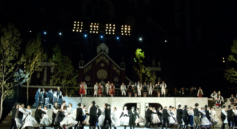 Hegyen-völgyön lakodalom