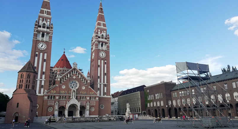 Épül a Dóm téri Szabadtéri színpad