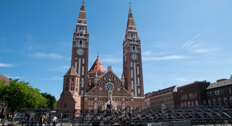 Már épül a Dóm téren a Szegedi Szabadtéri helyszíne 