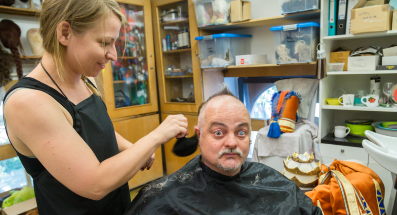 Haját adta a szerepéért Mészáros Máté