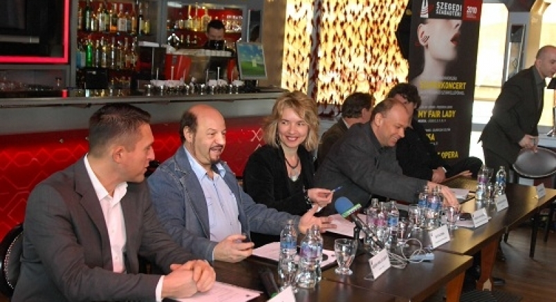 Die Rollenbesetzung der Szegeder Freilichtspiele von 2010